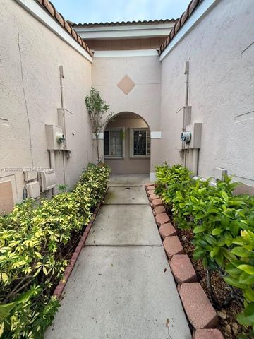 11748 SW 17th Ct, Miramar, FL 33025