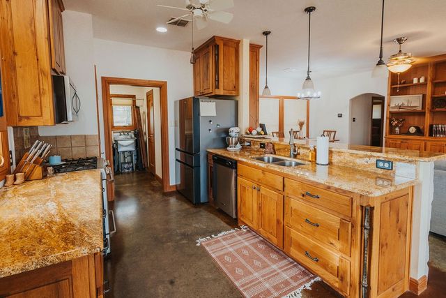 600 Finney Drive, Weatherford, TX 76085