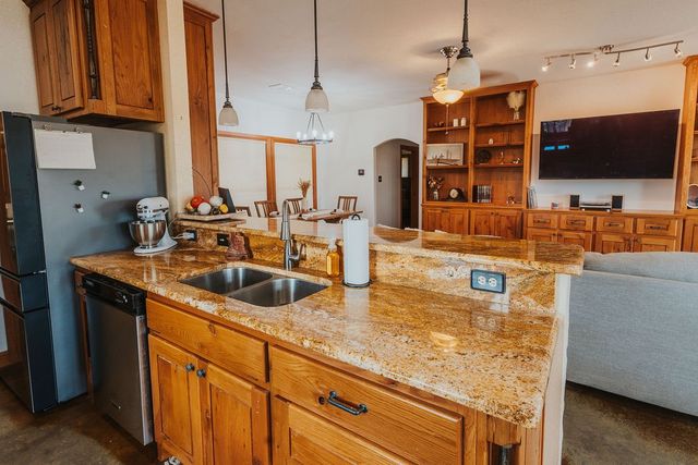 600 Finney Drive, Weatherford, TX 76085