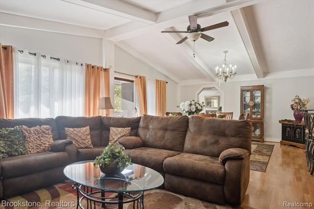 4665 W Maple Road, Bloomfield Hills, MI 48301