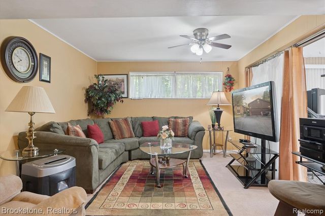4665 W Maple Road, Bloomfield Hills, MI 48301