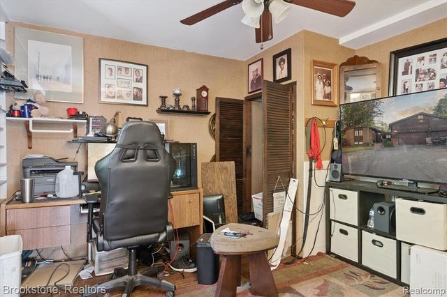 4665 W Maple Road, Bloomfield Hills, MI 48301