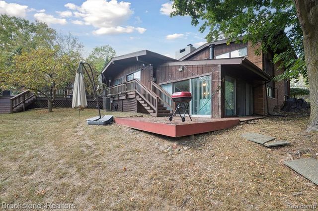 4665 W Maple Road, Bloomfield Hills, MI 48301