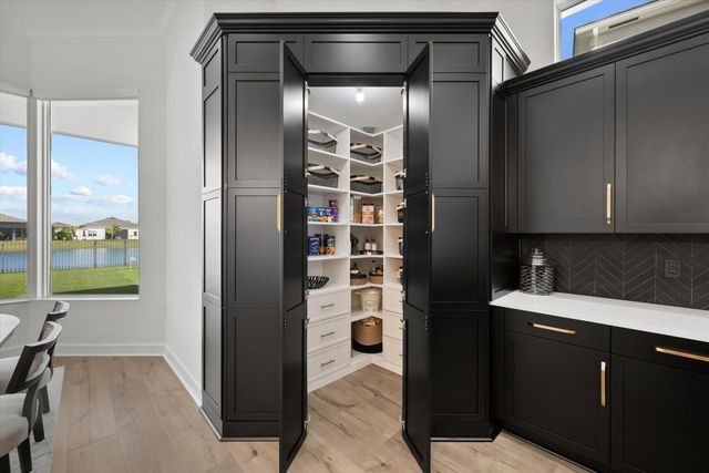 4727 Estates Circle, Westlake, FL 33470