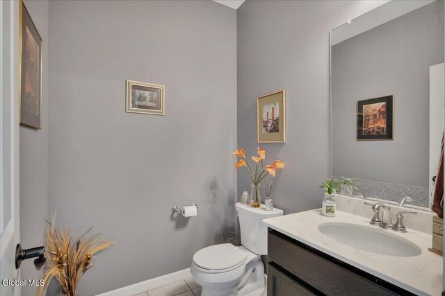 59 Lorenzo Drive, North Greenbush, NY 12180