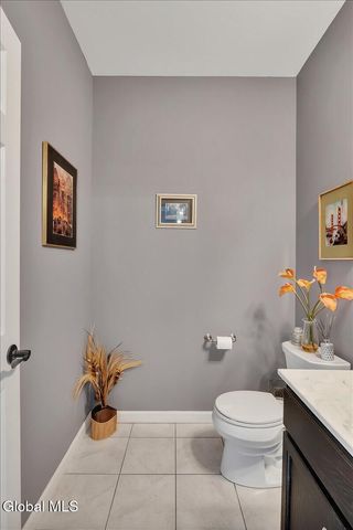 59 Lorenzo Drive, North Greenbush, NY 12180