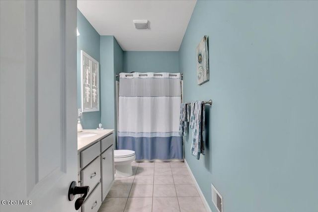 59 Lorenzo Drive, North Greenbush, NY 12180