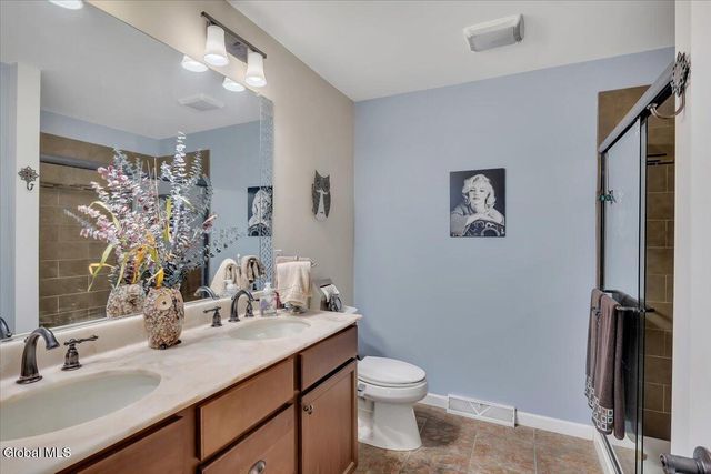 59 Lorenzo Drive, North Greenbush, NY 12180