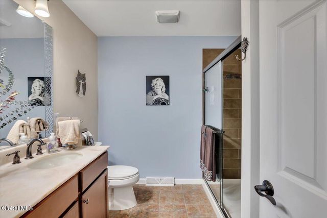 59 Lorenzo Drive, North Greenbush, NY 12180