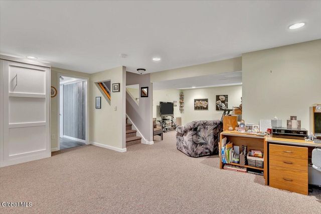 59 Lorenzo Drive, North Greenbush, NY 12180