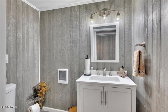 59 Lorenzo Drive, North Greenbush, NY 12180