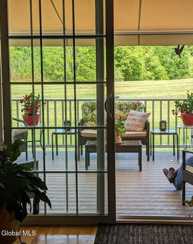 59 Lorenzo Drive, North Greenbush, NY 12180