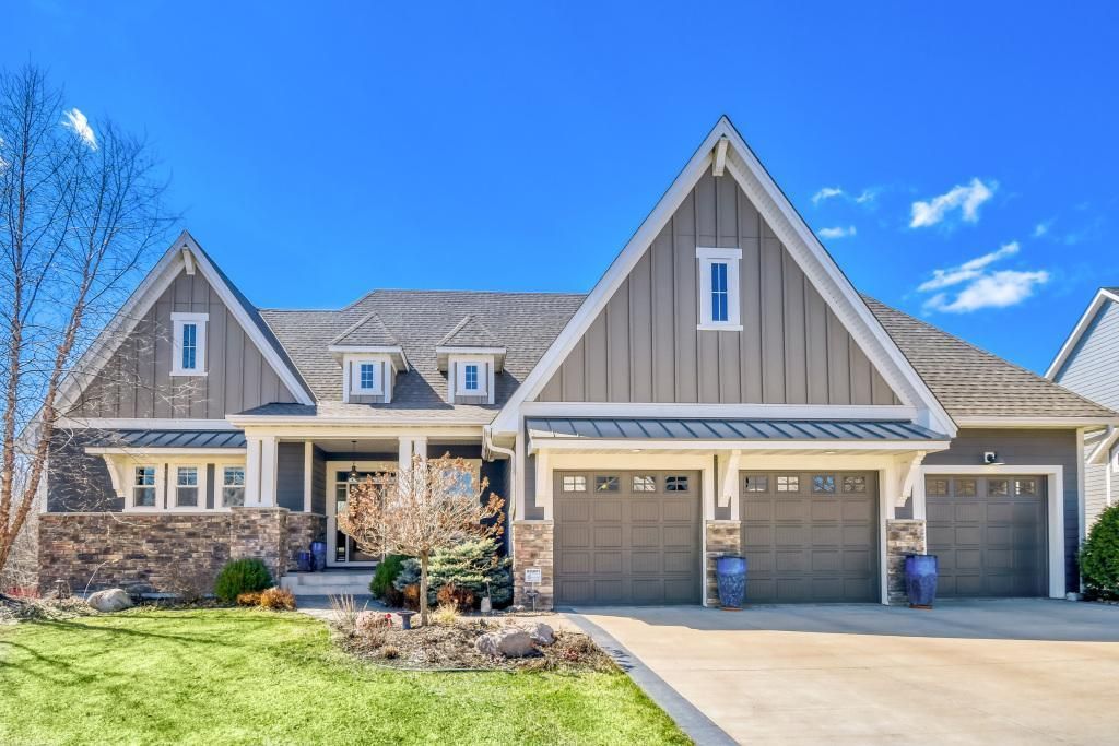 5676 Garden Drive, Woodbury, MN 55129