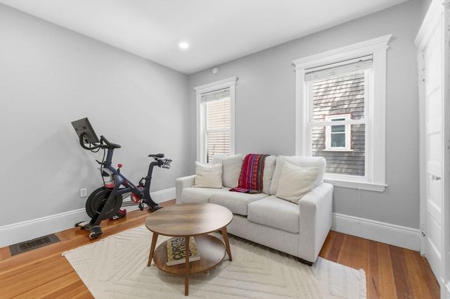 33 Rosemont 1, Boston, MA 02122