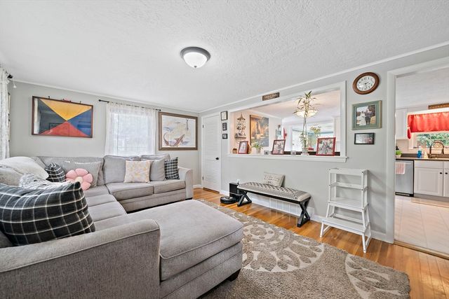 610 Center St, Pembroke, MA 02359