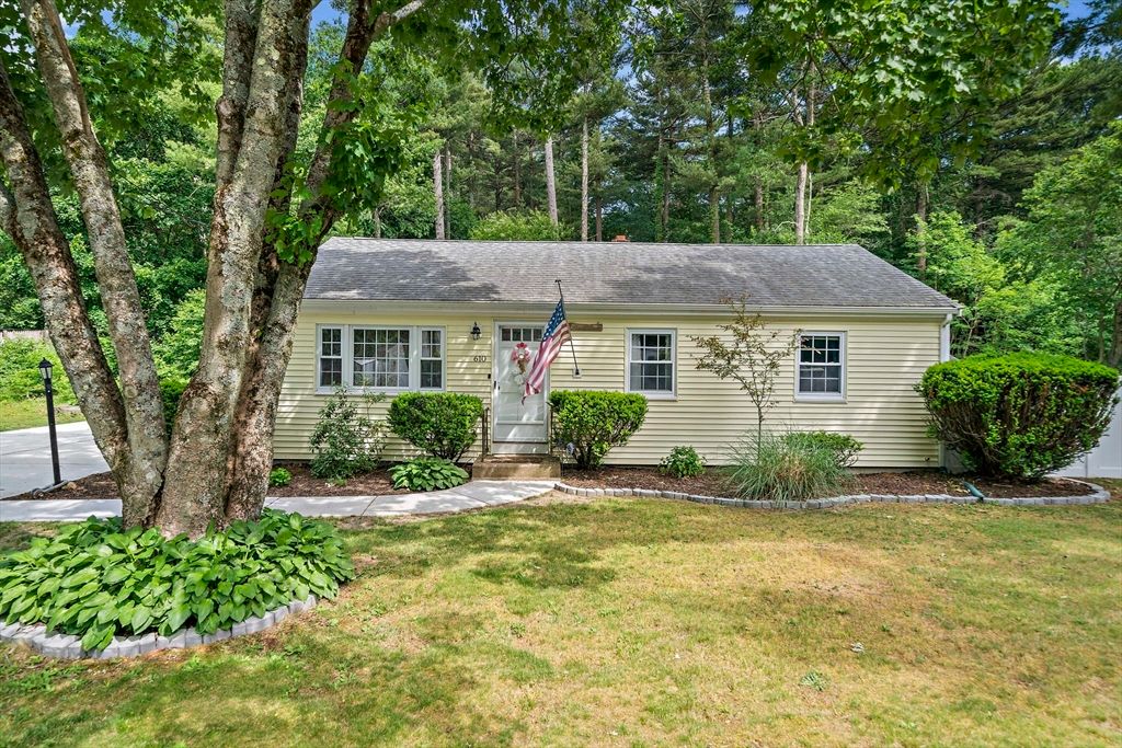 610 Center St, Pembroke, MA 02359