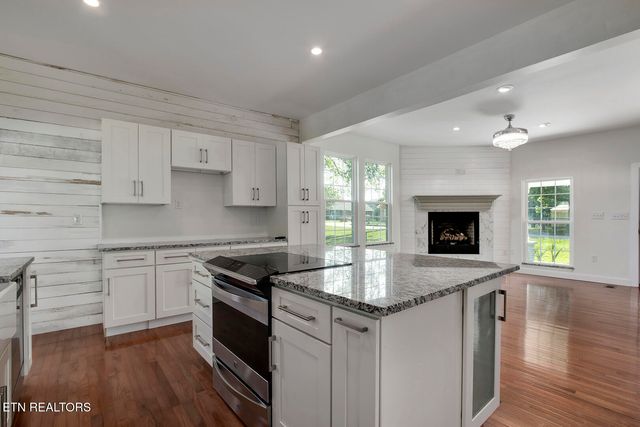 519 Highland St, Kingston, TN 37763