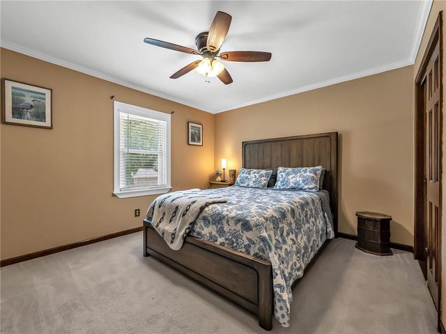 3137 Lakeview Circle, Leavenworth, KS 66048