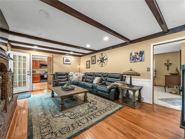 3137 Lakeview Circle, Leavenworth, KS 66048