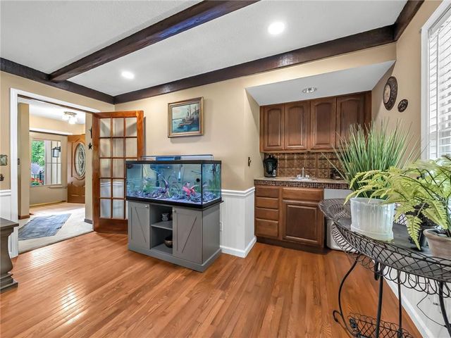 3137 Lakeview Circle, Leavenworth, KS 66048