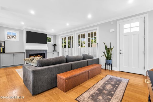16 Storms Avenue, Park Ridge, NJ 07656