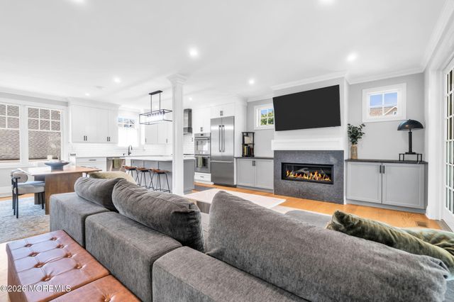 16 Storms Avenue, Park Ridge, NJ 07656