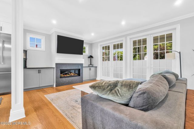 16 Storms Avenue, Park Ridge, NJ 07656