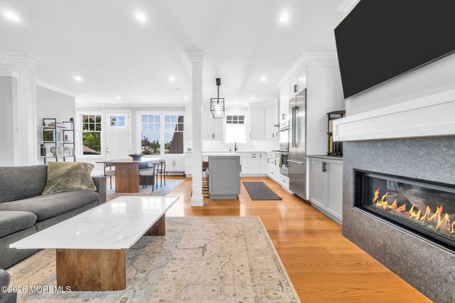 16 Storms Avenue, Park Ridge, NJ 07656