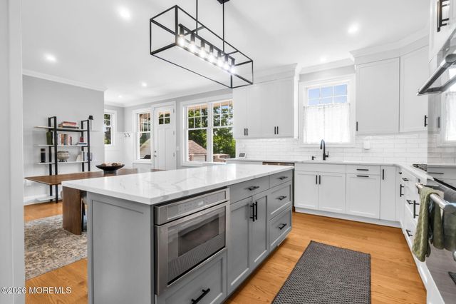 16 Storms Avenue, Park Ridge, NJ 07656