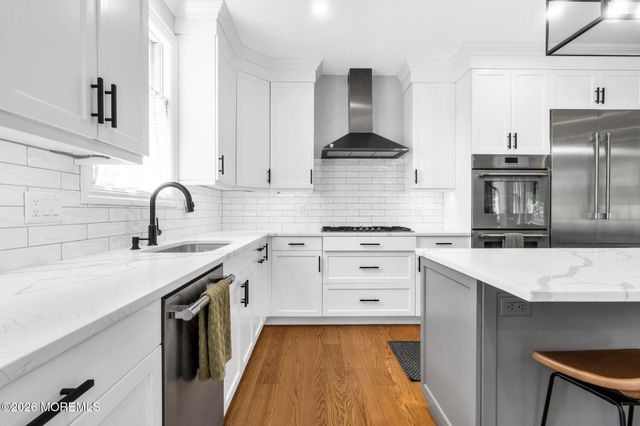 16 Storms Avenue, Park Ridge, NJ 07656