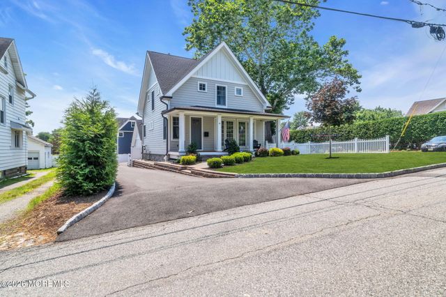 16 Storms Avenue, Park Ridge, NJ 07656