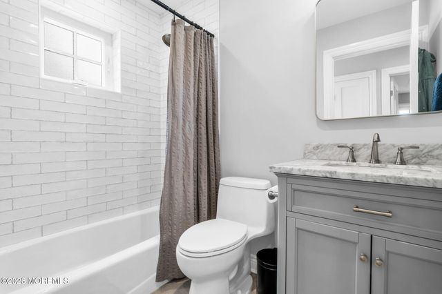 16 Storms Avenue, Park Ridge, NJ 07656