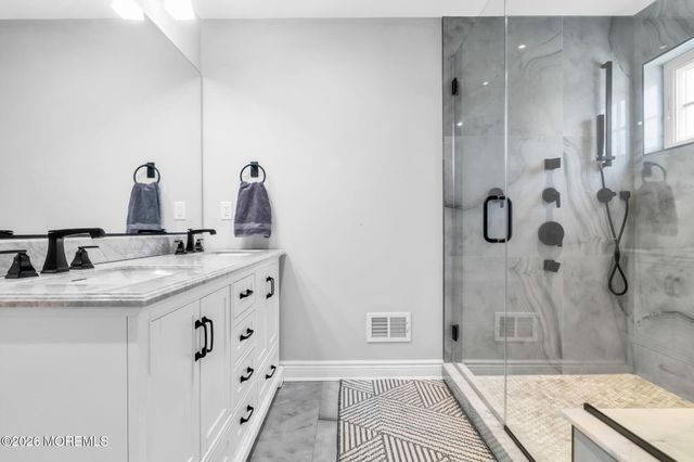 16 Storms Avenue, Park Ridge, NJ 07656