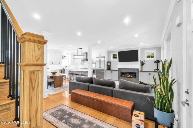 16 Storms Avenue, Park Ridge, NJ 07656