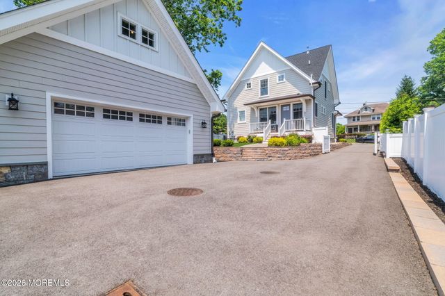 16 Storms Avenue, Park Ridge, NJ 07656