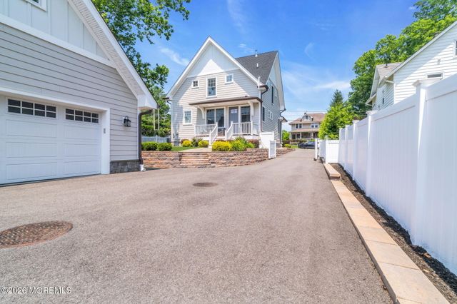 16 Storms Avenue, Park Ridge, NJ 07656