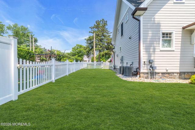 16 Storms Avenue, Park Ridge, NJ 07656