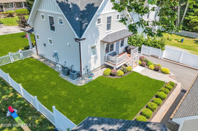 16 Storms Avenue, Park Ridge, NJ 07656