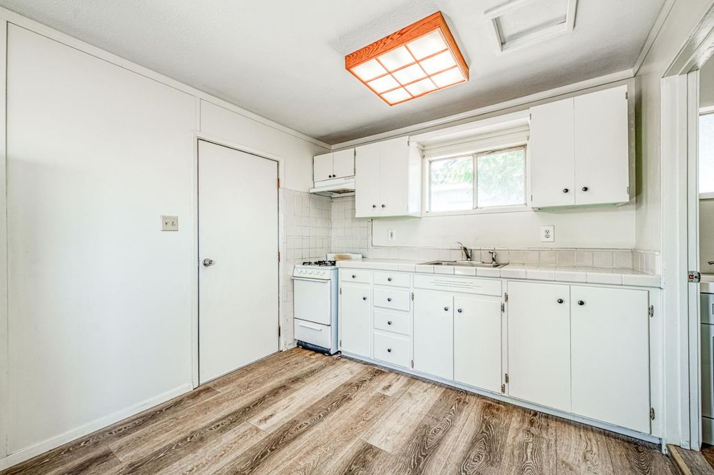 Image 32 of property listing at 10426 S Bethel Avenue, Selma, CA 93662