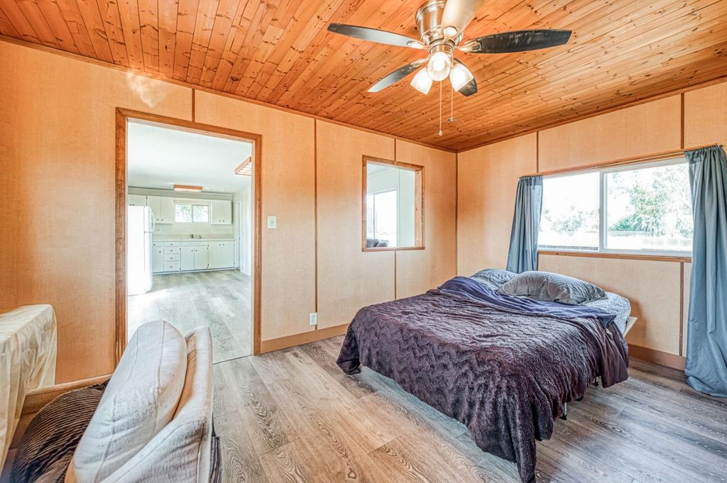 Image 34 of property listing at 10426 S Bethel Avenue, Selma, CA 93662