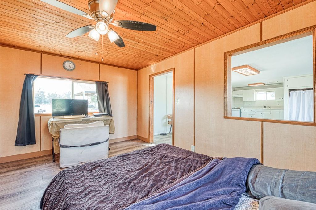 Image 35 of property listing at 10426 S Bethel Avenue, Selma, CA 93662