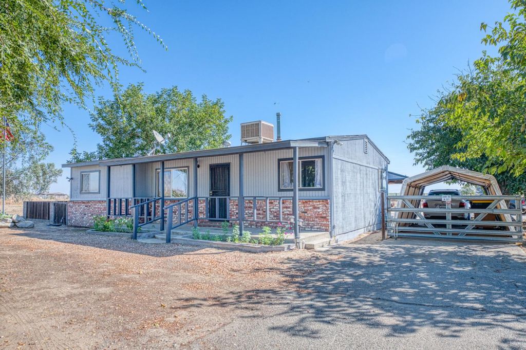 Image 39 of property listing at 10426 S Bethel Avenue, Selma, CA 93662