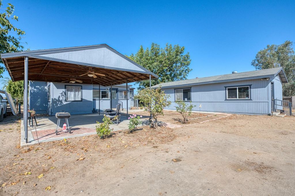 Image 41 of property listing at 10426 S Bethel Avenue, Selma, CA 93662