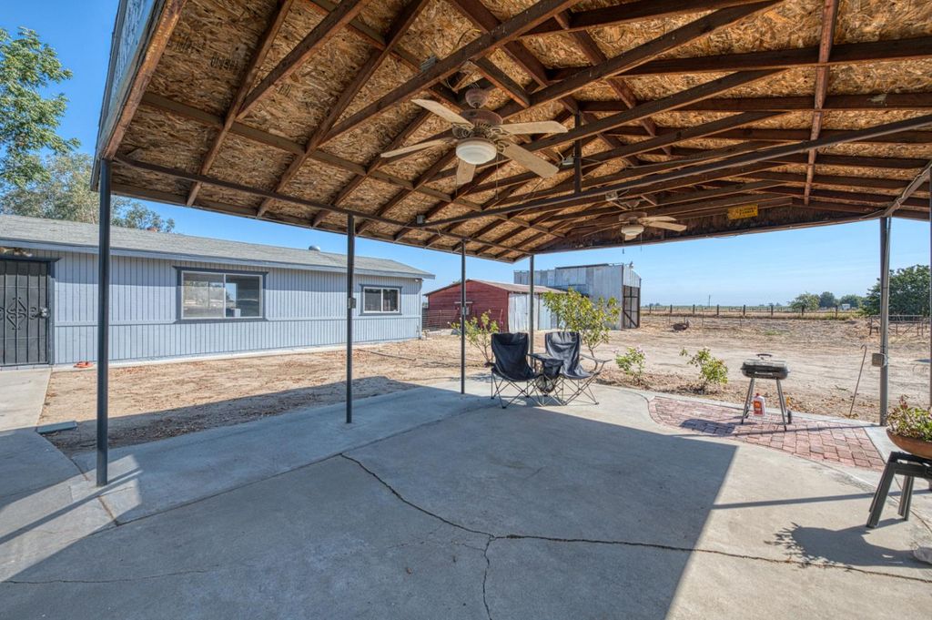 Image 43 of property listing at 10426 S Bethel Avenue, Selma, CA 93662