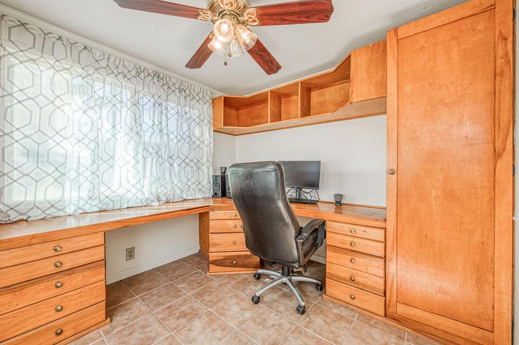 Image 5 of property listing at 10426 S Bethel Avenue, Selma, CA 93662