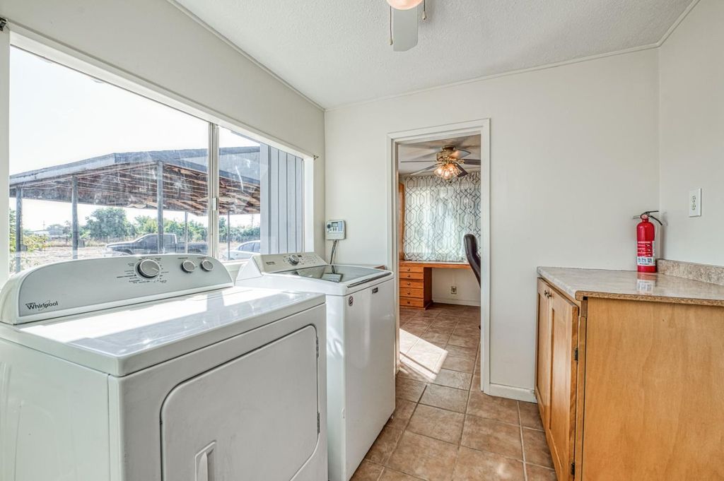Image 6 of property listing at 10426 S Bethel Avenue, Selma, CA 93662