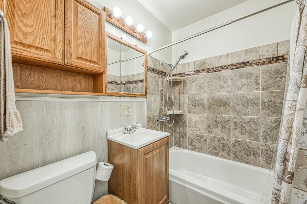 Image 7 of property listing at 10426 S Bethel Avenue, Selma, CA 93662