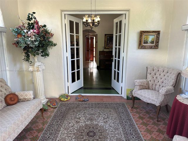 870 NW 14th Ct, Miami, FL 33125