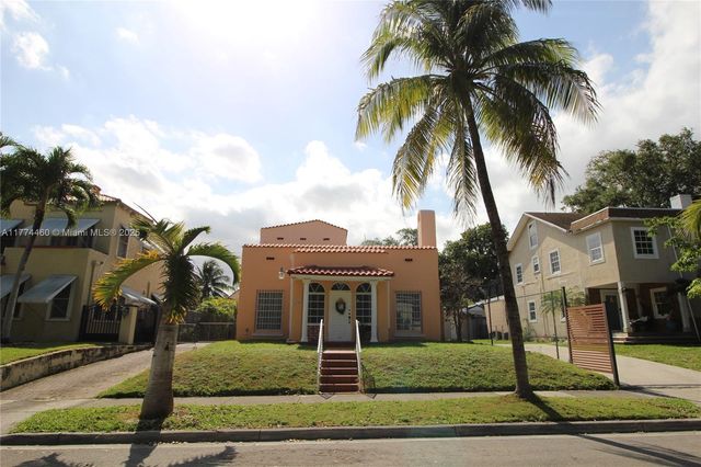 870 NW 14th Ct, Miami, FL 33125