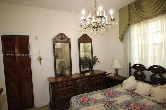 870 NW 14th Ct, Miami, FL 33125